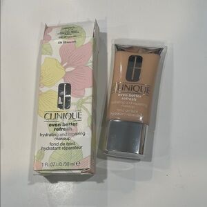 Clinique Even Better Refresh Makeup - Beige with Silver Cap